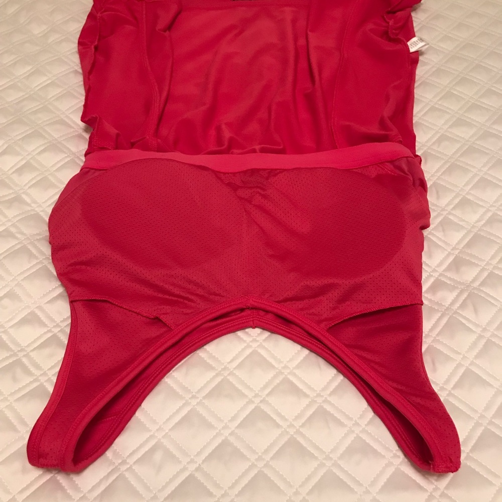 NWOT Pink Yoga Tank - Picture 4 of 6